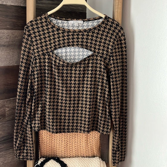 gaze Tops - Gaze Black and Tan Houndstooth Cutout Top